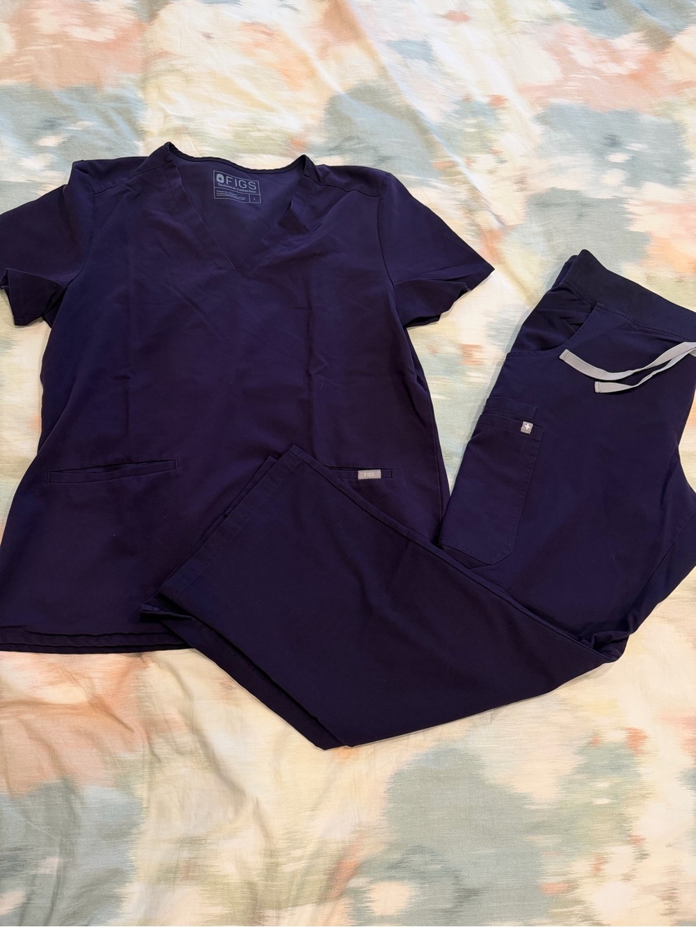 FIGS Women’s Scrub Set